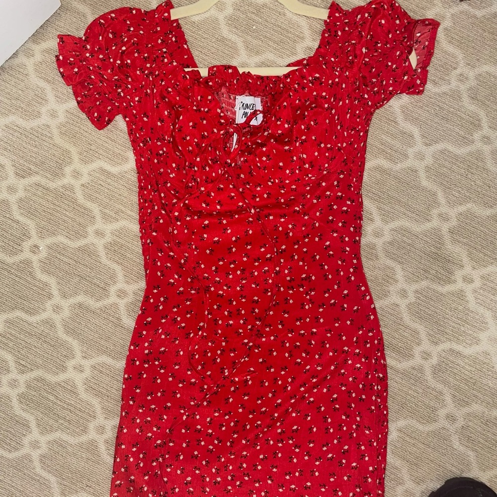 Princess Polly Grace mini dress. Size 6. Red with floral. NEVER WORN.